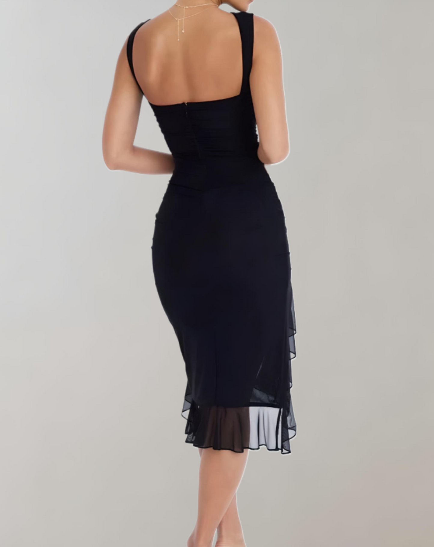 Mouwloze bodycon jurk met asymmetrische ruches, ronde hals en U-rug detail